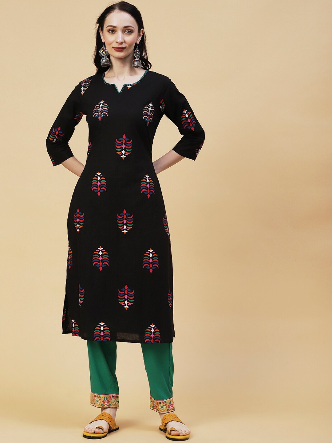 

FASHOR Ethnic Motifs Printed Sequined Screen Print Cotton Kurta, Black