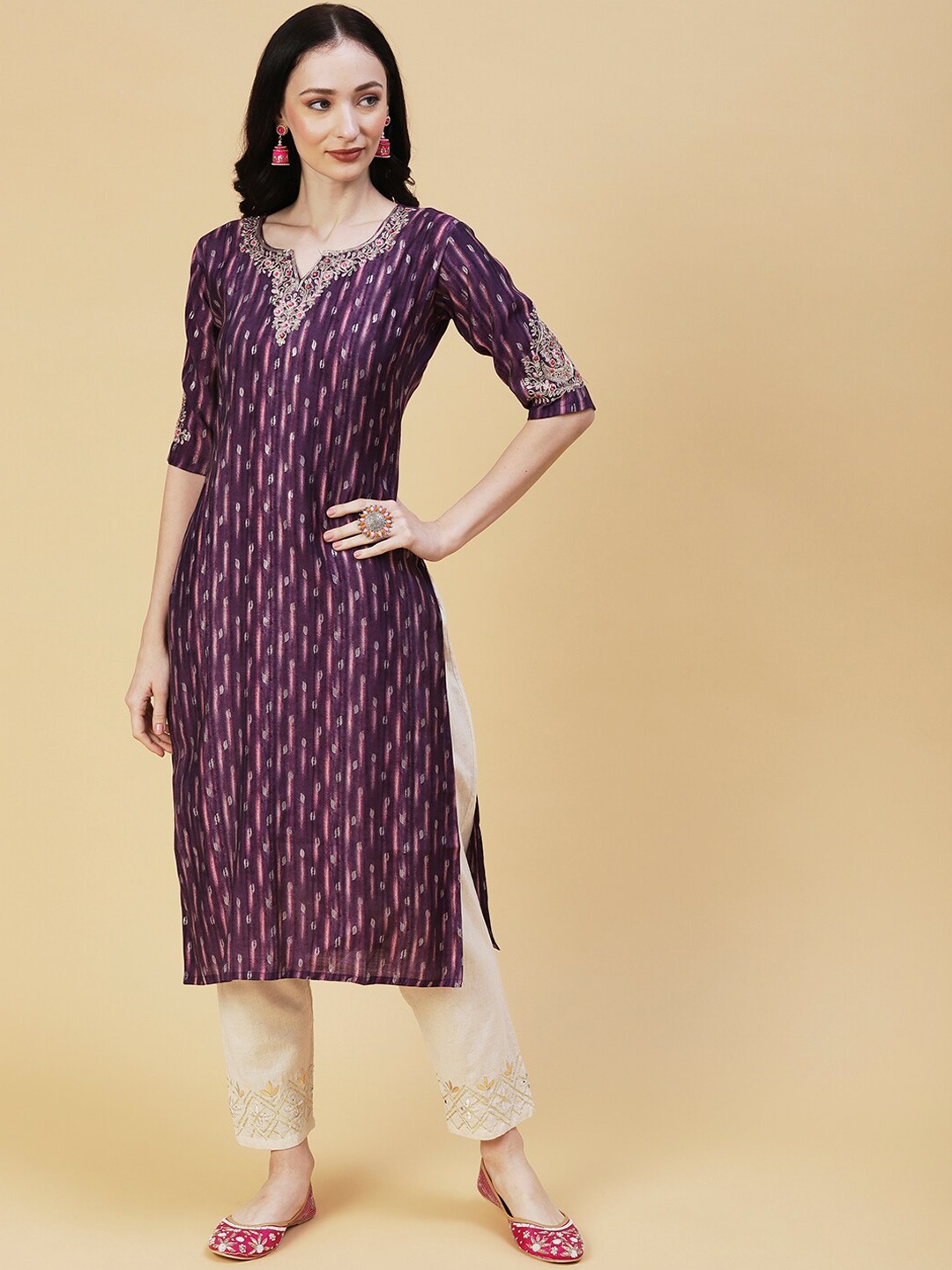 

FASHOR Notched Neck Abstract Printed Zari Work Foil Print Straight Kurta, Purple