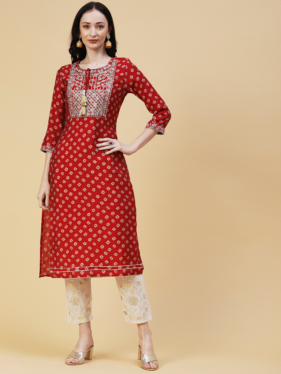 

FASHOR Bandhani Printed Tie Up Neck Sequinned Kurta, Red