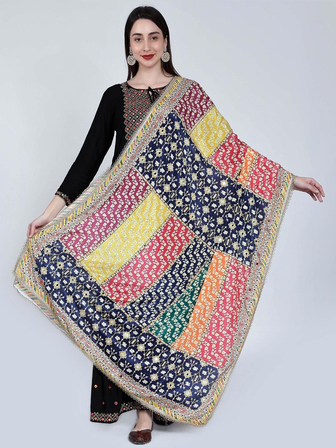 

Moda Chales Printed Dupatta with Mirror Work, Pink