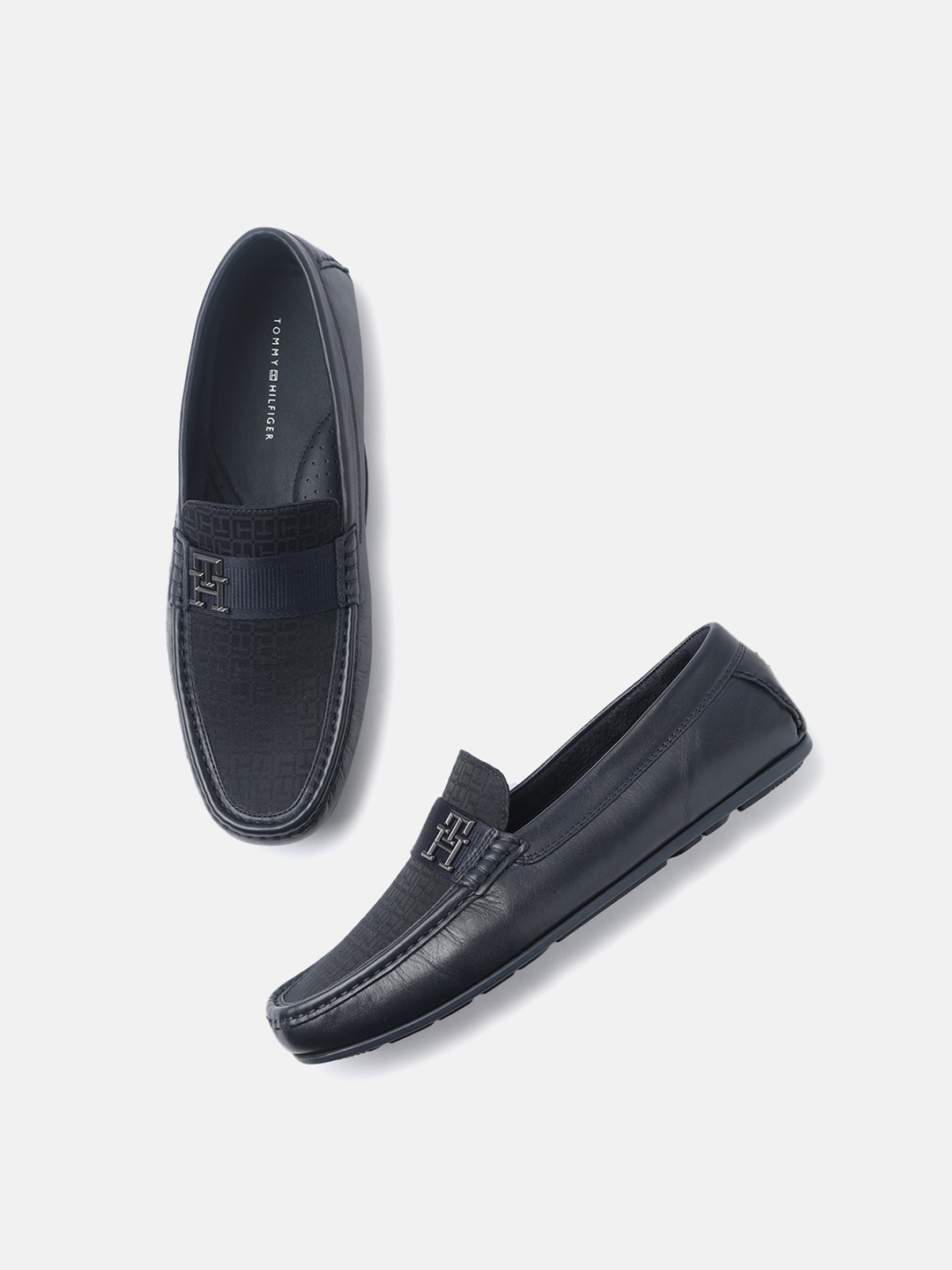 

Tommy Hilfiger Men Textured Leather Horsebit Loafers, Navy blue