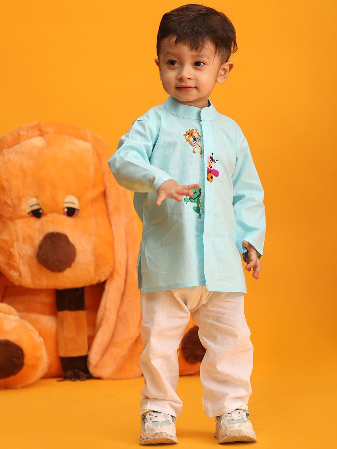 

VASTRAMAY SISHU Boys Mandarin Collar Embroidered Kurta with Pyjamas, Blue