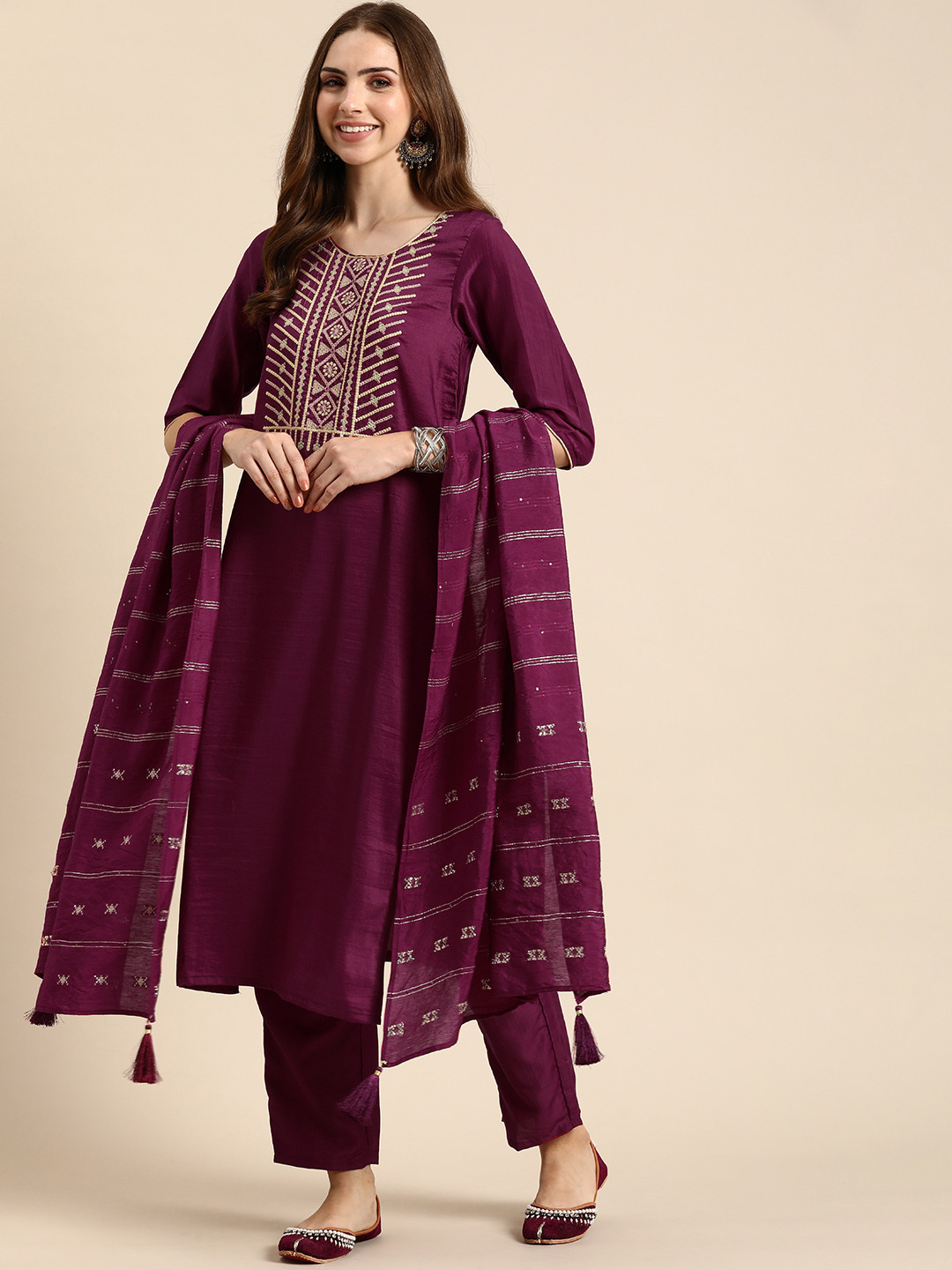 

Anouk Women Ethnic Motifs Embroidered Regular Kurta with Trousers & With Dupatta, Magenta