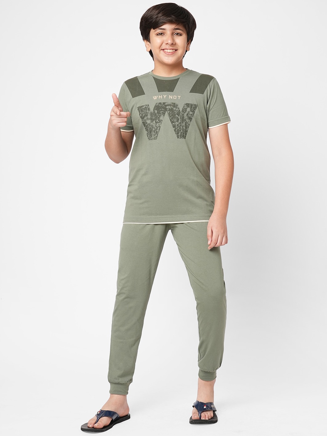

Sweet Dreams Boys Typography Printed Night Suit, Green