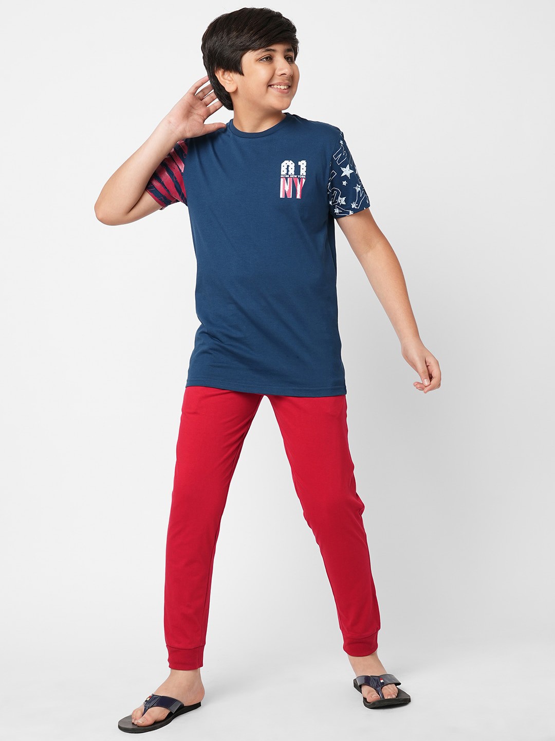 

Sweet Dreams Boys Typography Printed Night Suit, Red