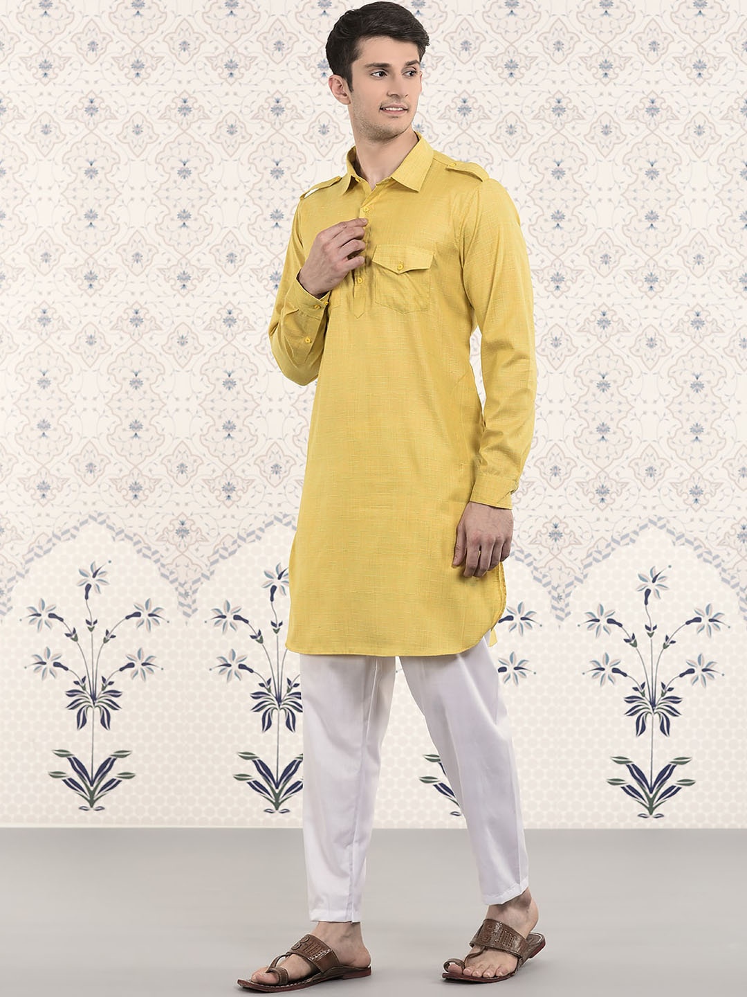 

Ode by House of Pataudi Cuffed Sleeves Pathani Kurta with Pyjamas, Yellow