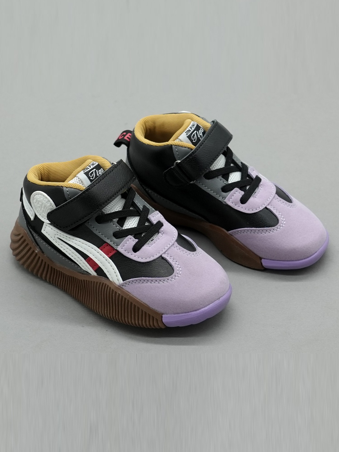 

FEETWELL SHOES Kids Colourblocked Sneakers, Lavender