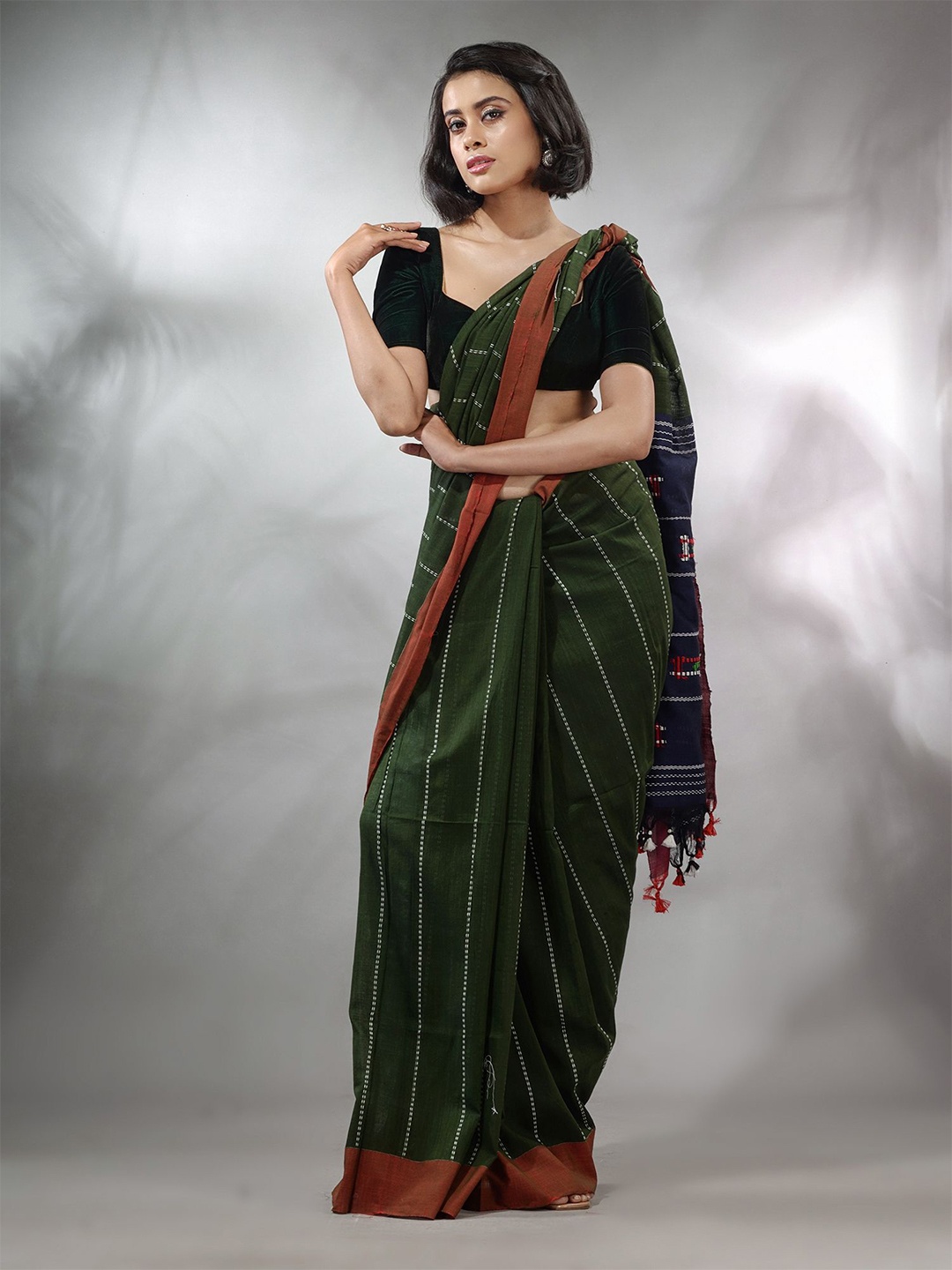 

Charukriti Striped Pure Cotton Saree, Green