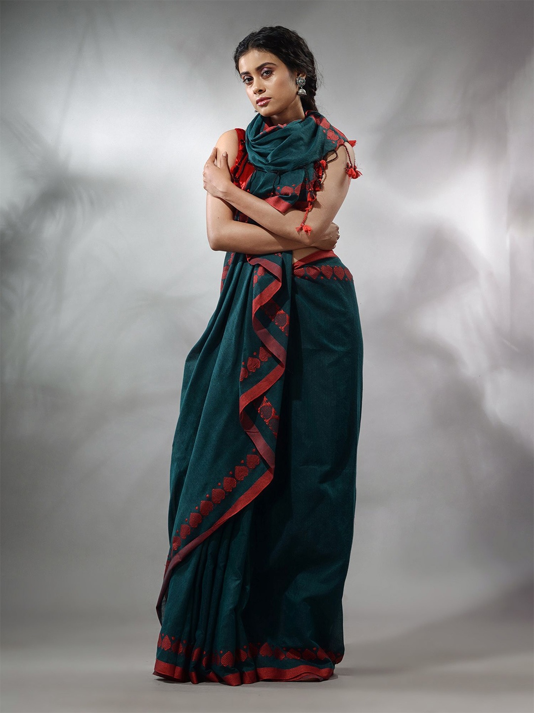 

Charukriti Pure Cotton Saree With Woven Heart Borders, Green