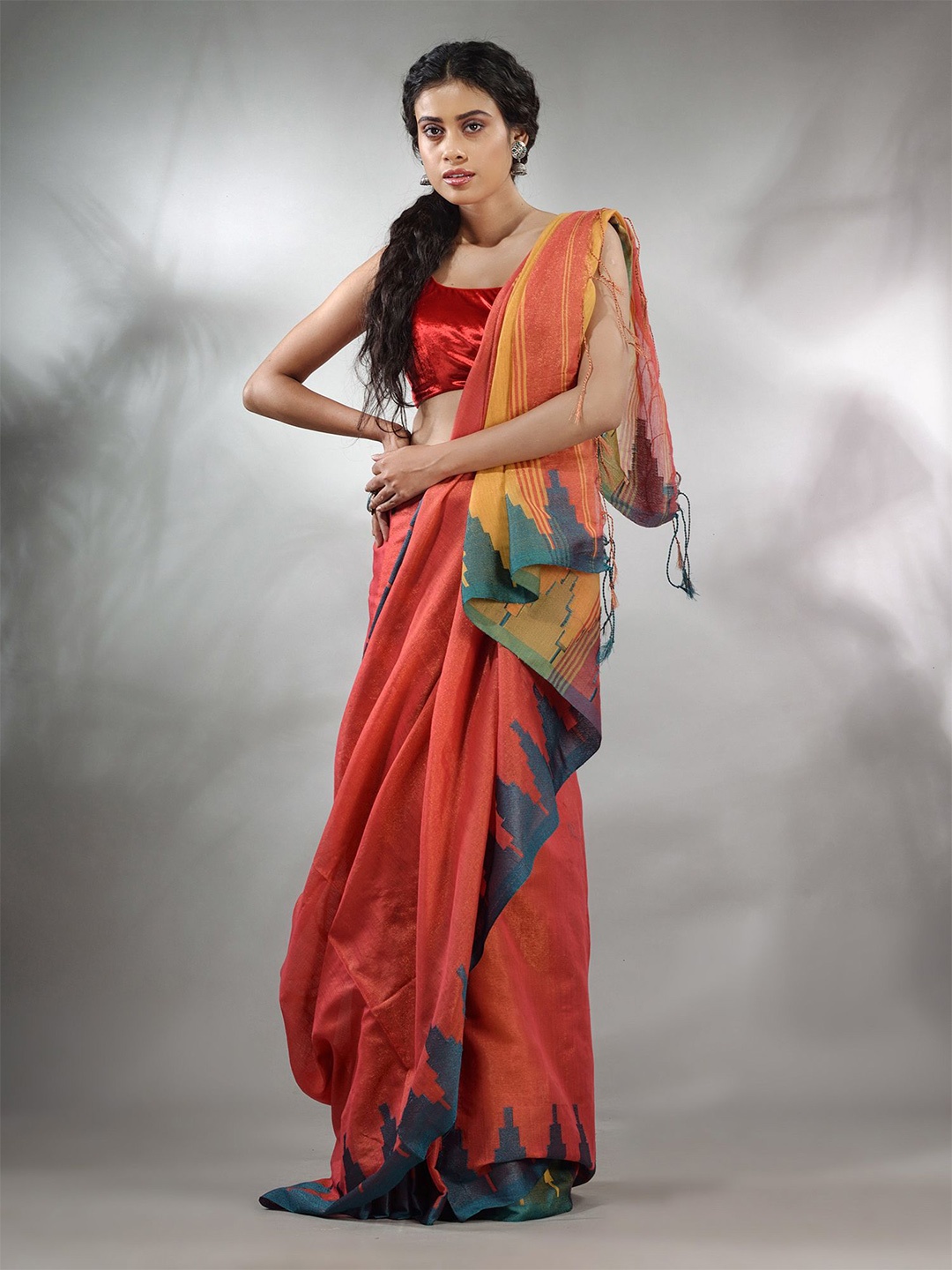 

Charukriti Temple Border Tissue Saree, Pink