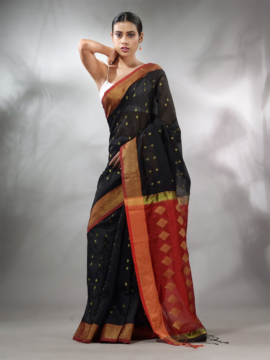 

Charukriti Geometric Woven Design Zari Silk Cotton Saree, Black