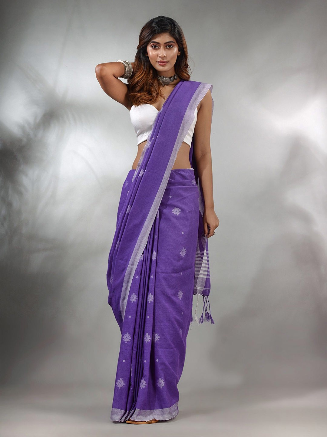 

Charukriti Woven Design Pure Cotton Saree, Violet