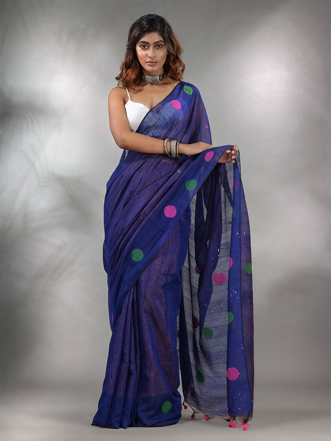 

Charukriti Geometric Woven Design Tissue Saree, Blue