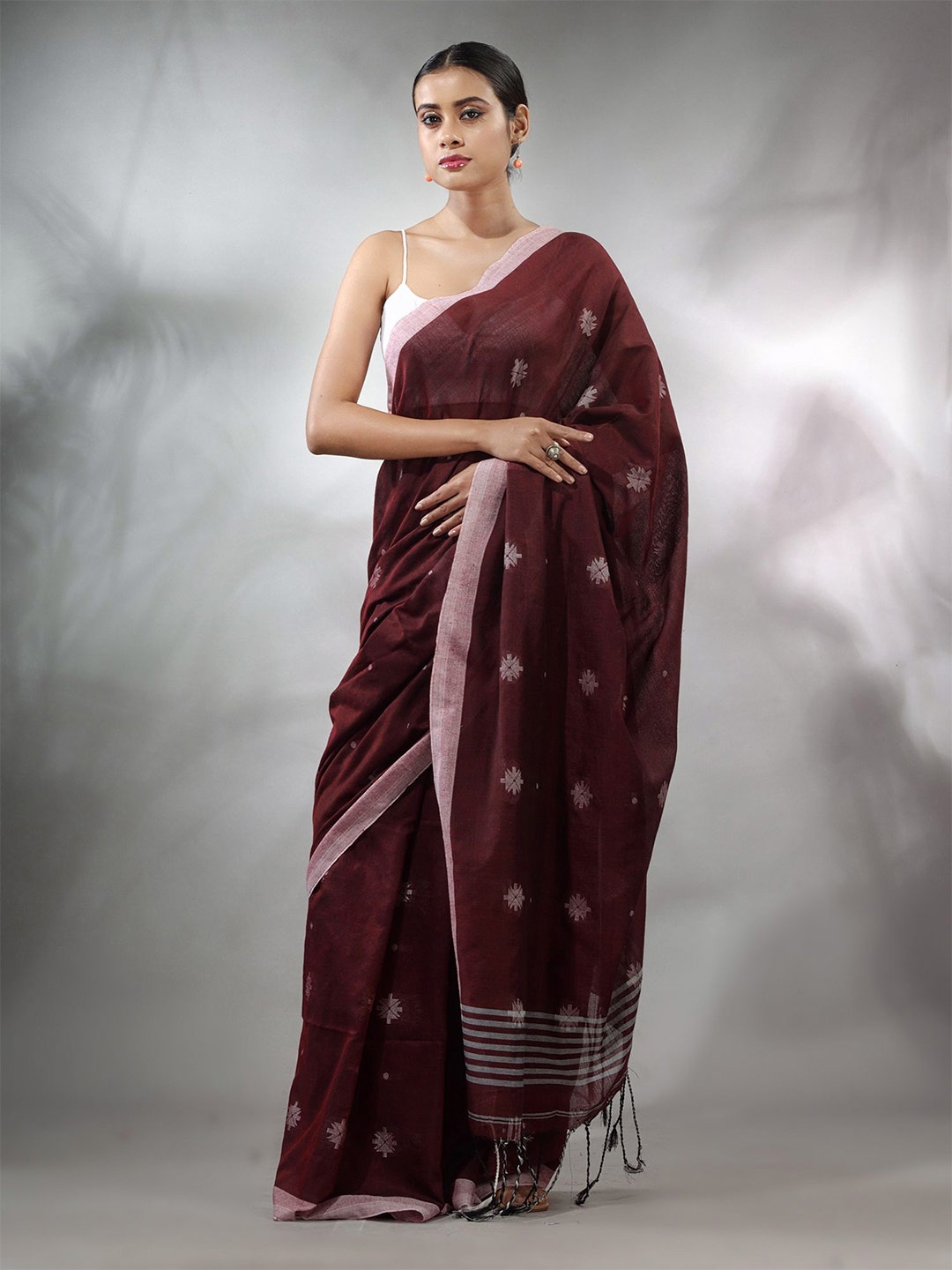 

Charukriti Ethnic Woven Design Pure Cotton Saree, Maroon