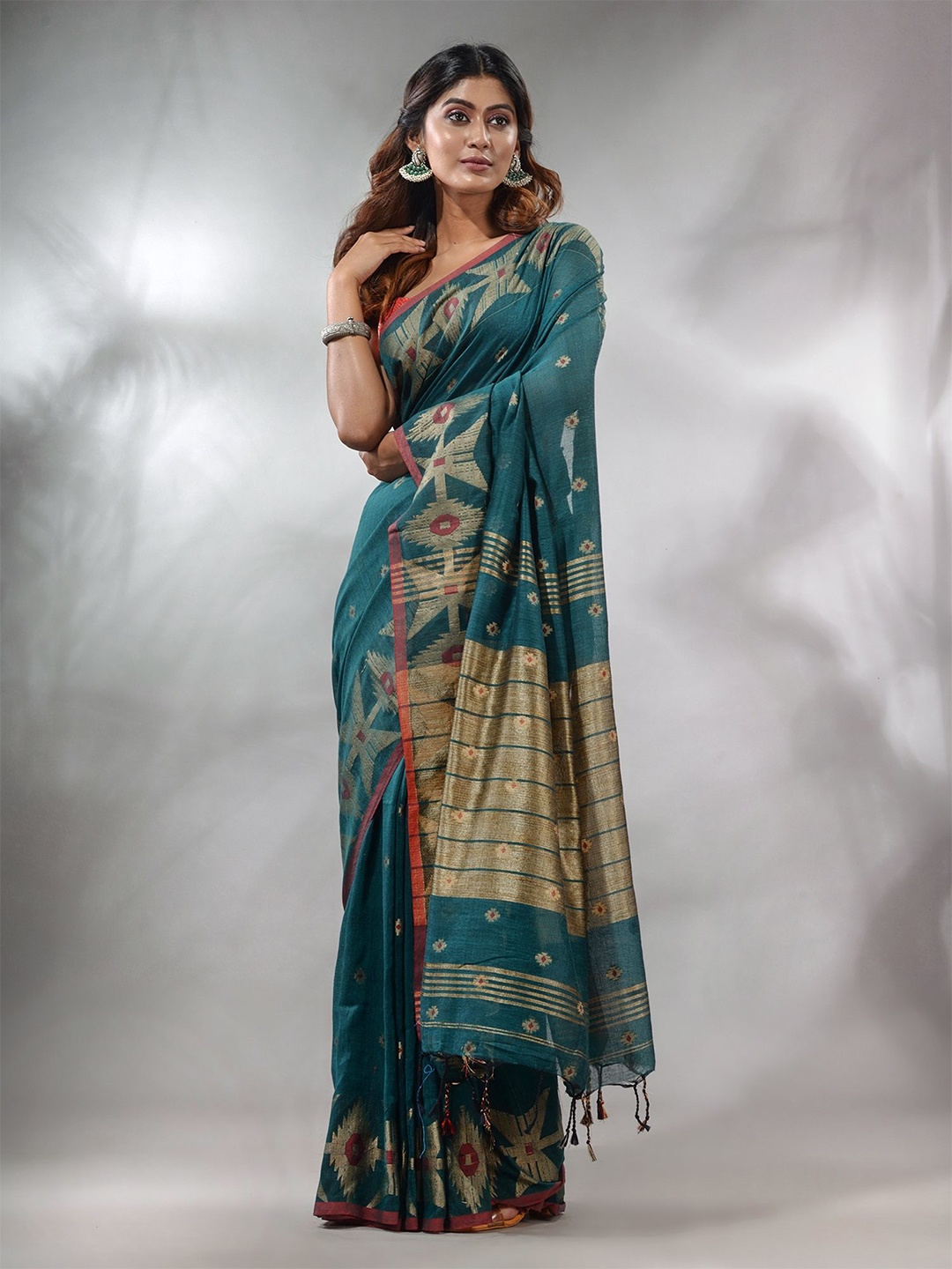 

Charukriti Woven Design Pure Cotton Saree, Teal