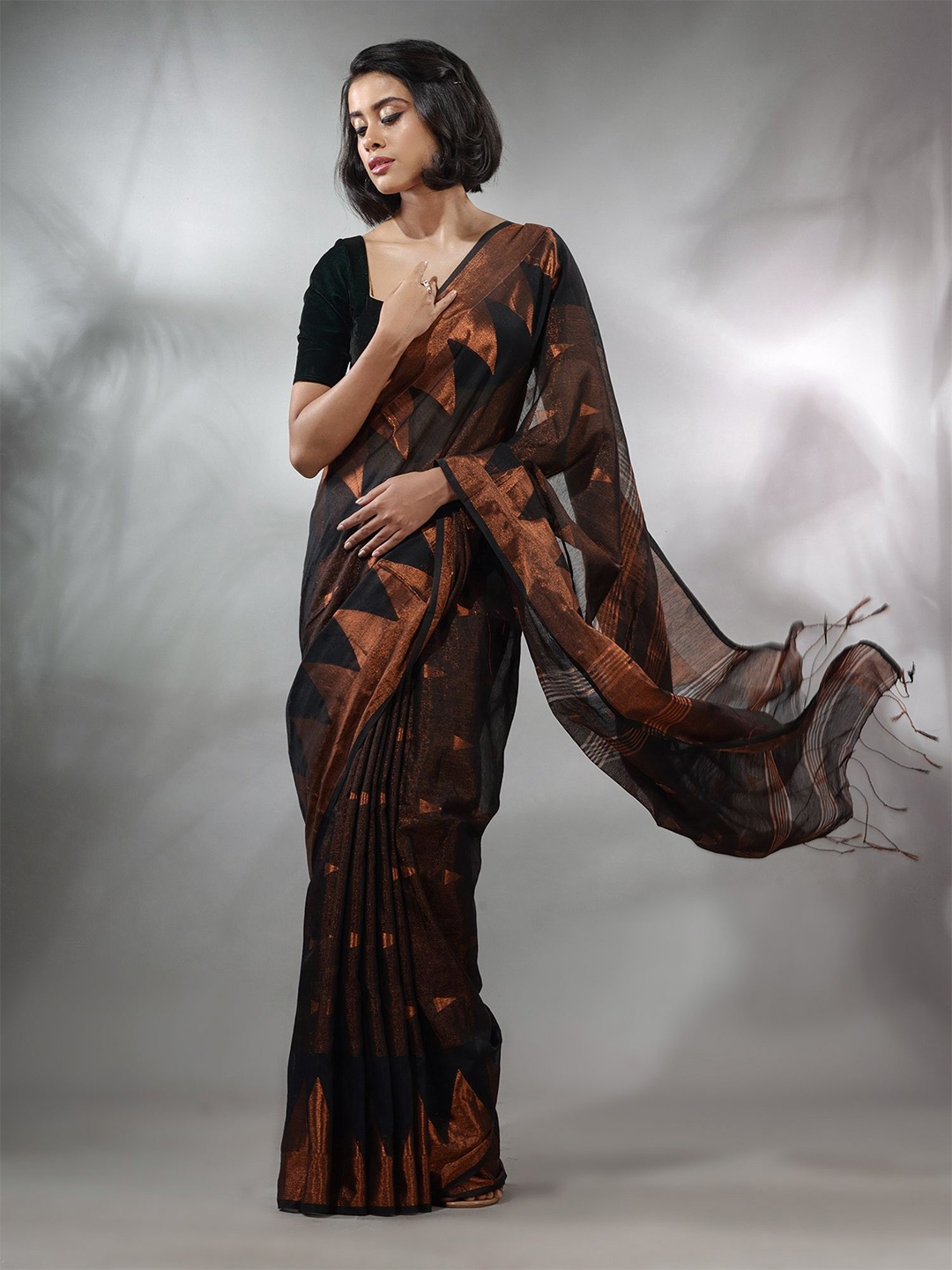 

Charukriti Woven Design Zari Tissue Saree, Black