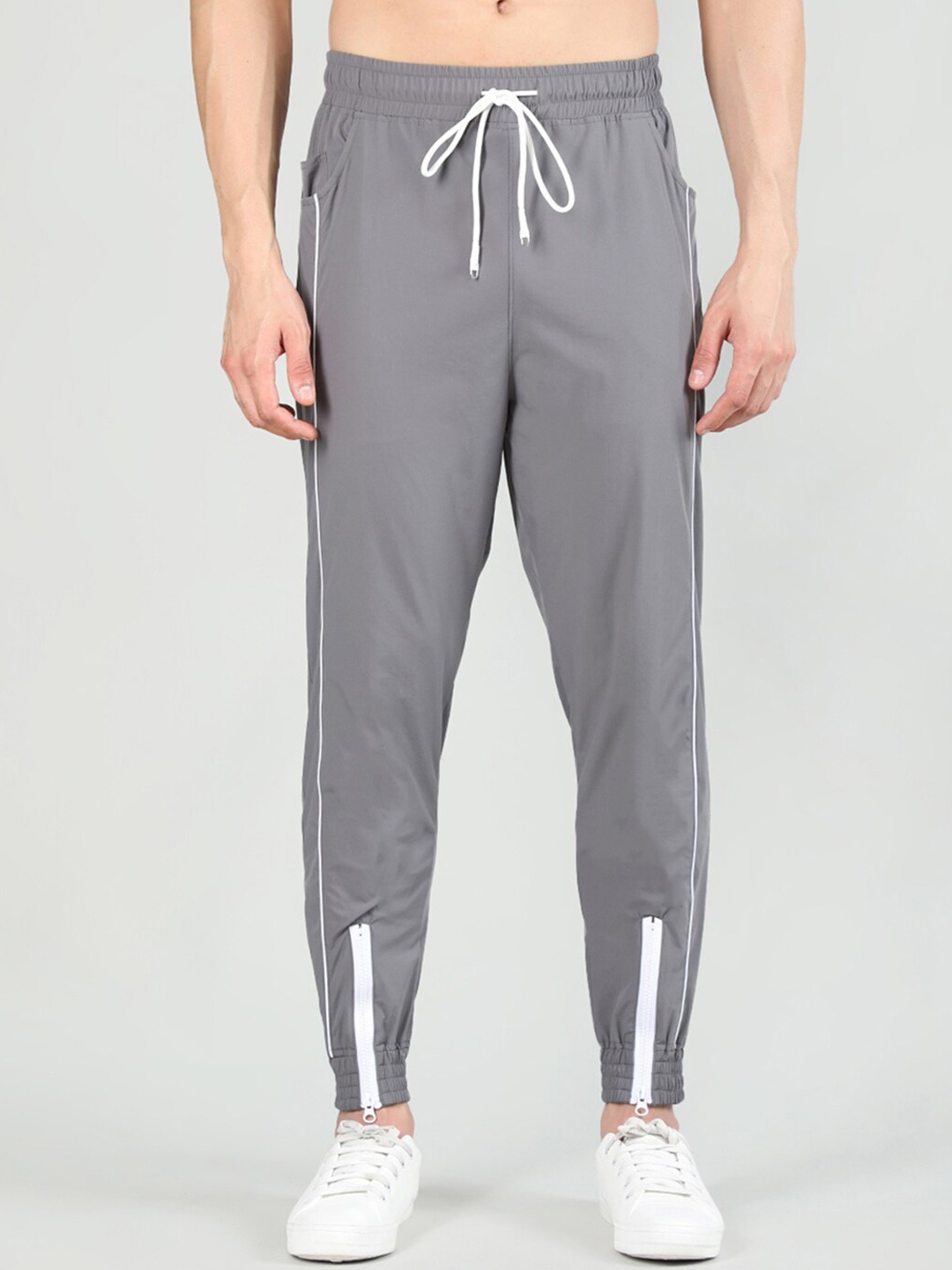 

CHKOKKO Men Mid-Rise Joggers, Grey