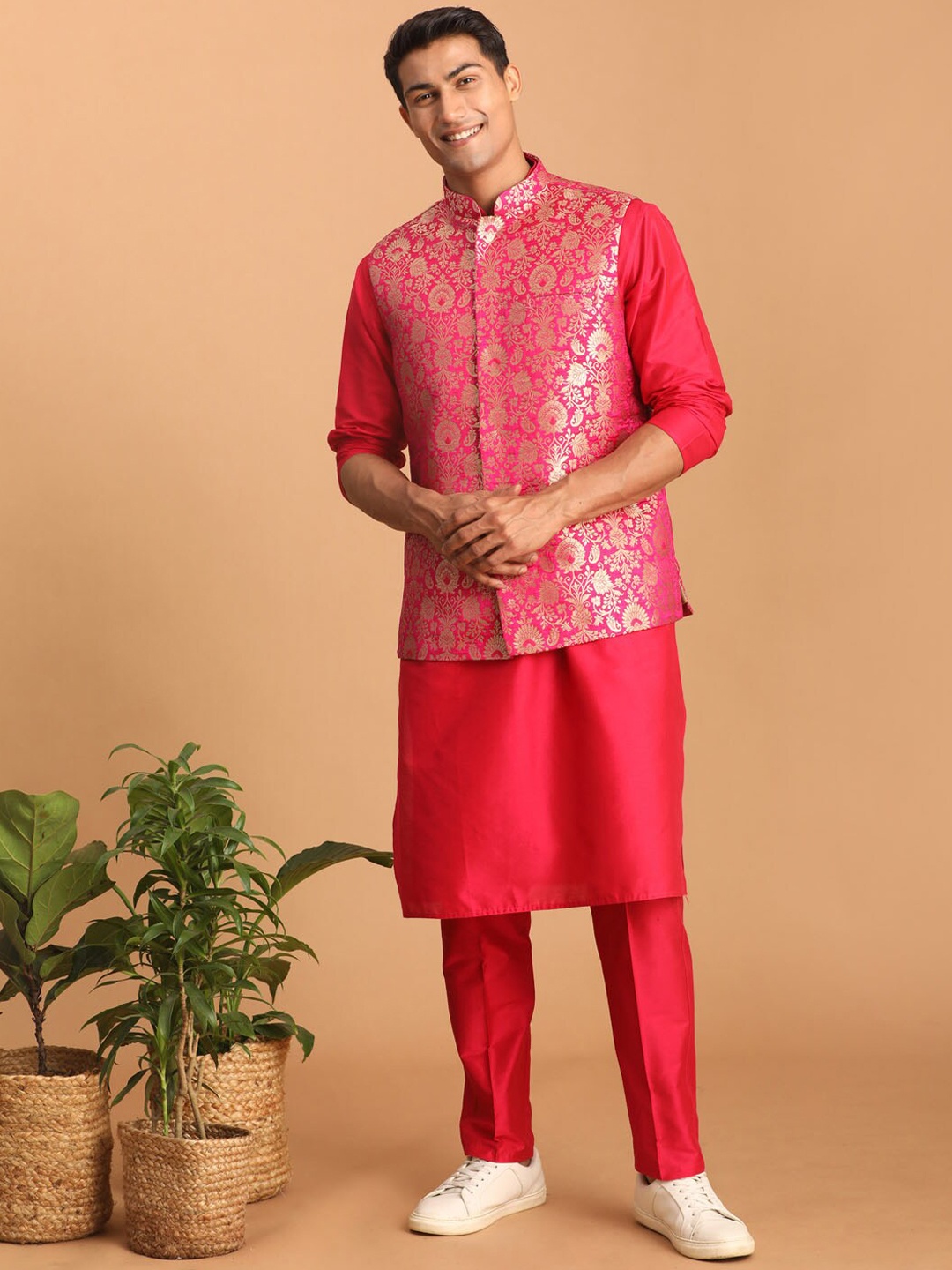 

VASTRAMAY Mandarin Collar Kurta With Trousers & Nehru Jacket, Pink