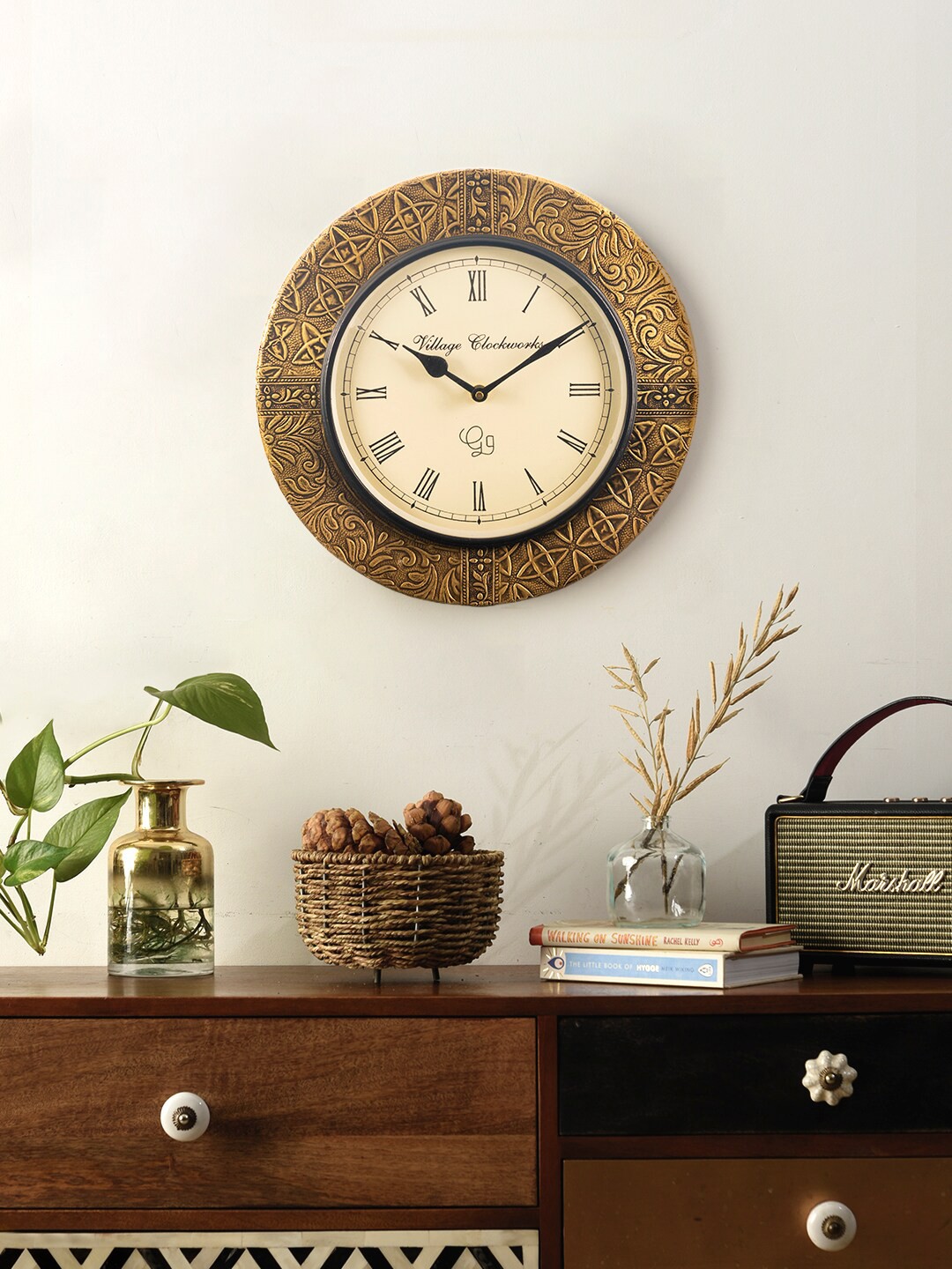 

green girgit Gold-Toned Textured Vintage Analogue Metal Round Wall Clock