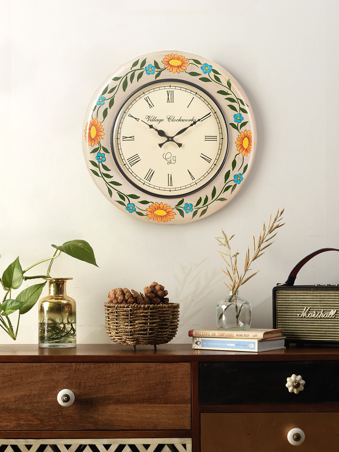 

green girgit Beige & Yellow Traditional Wooden Round Analogue Wall Clock