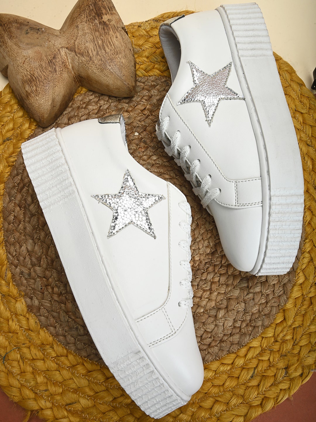 

DressBerry Women Star Applique Lightweight Sneakers, White