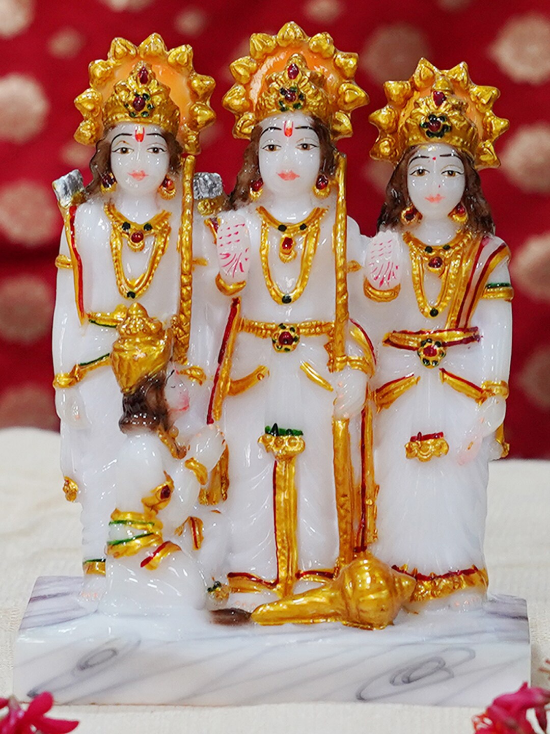 

Gallery99 White & Gold Toned Ram Darbar Idol Showpiece