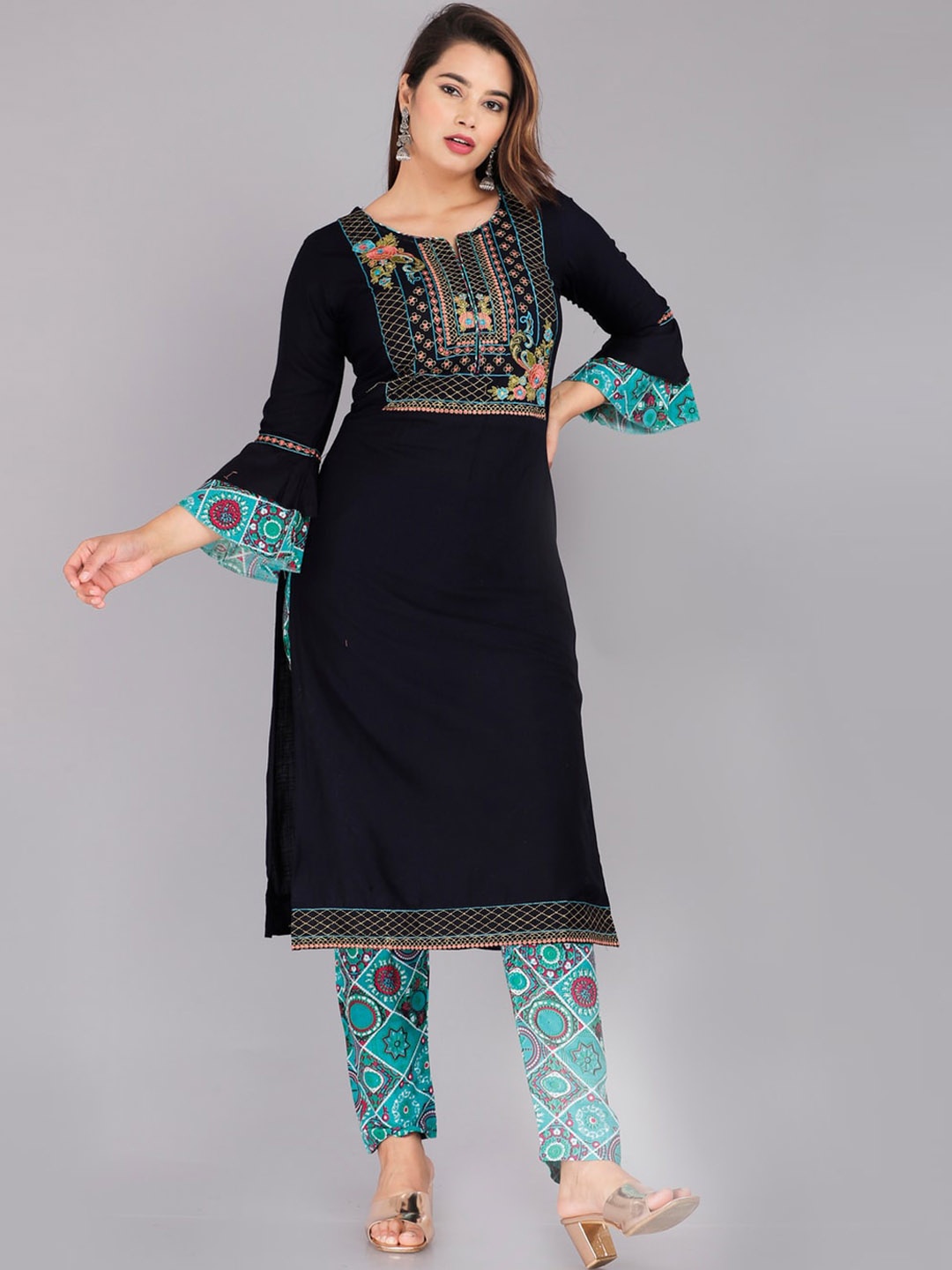 

ROOPWATI FASHION Bell Sleeves Floral Yoke Design Kurta with Palazzos, Navy blue