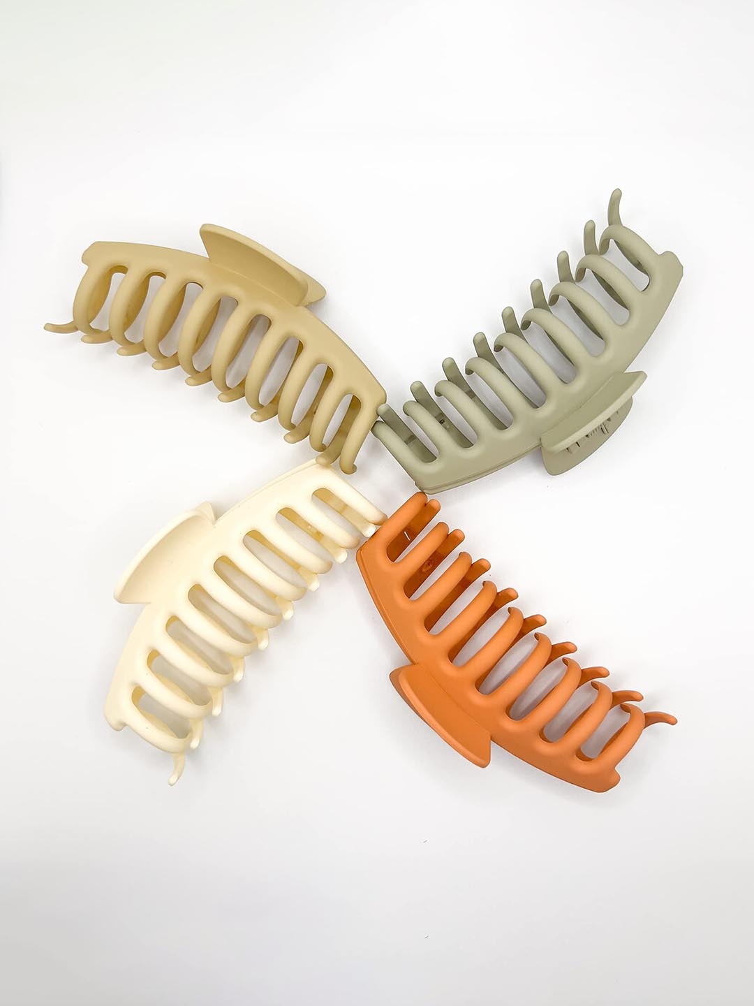 

Krelin Women Set of 4 Claw Clip, Off white