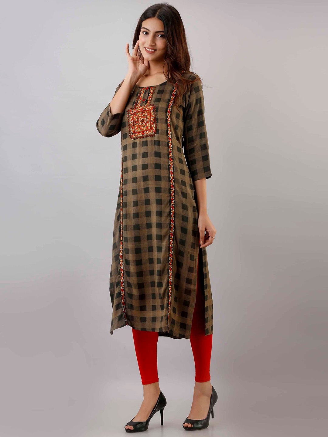 

Pankvi Checked Thread Work Panelled Kurta, Olive