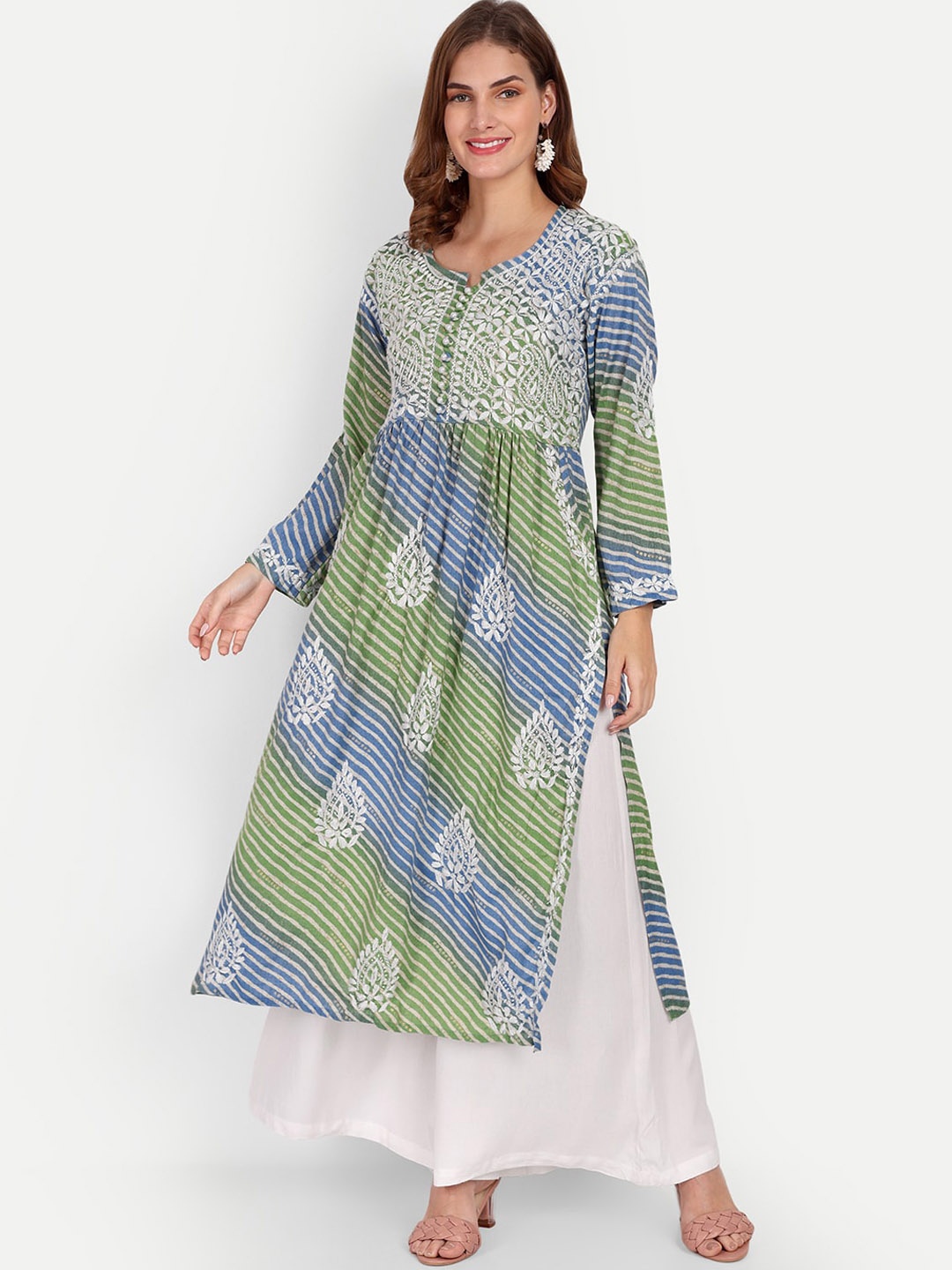 

Indiankala4u Leheriya Embroidered Notched Neck Chikankari Kurta, Green