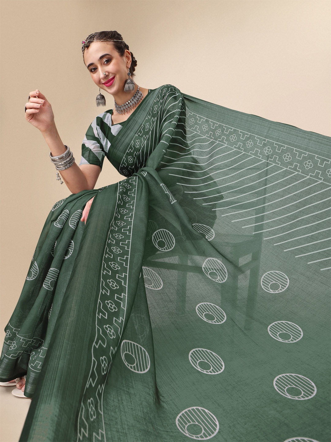 

Sangria Geometric-Printed Pure Linen Saree, Olive