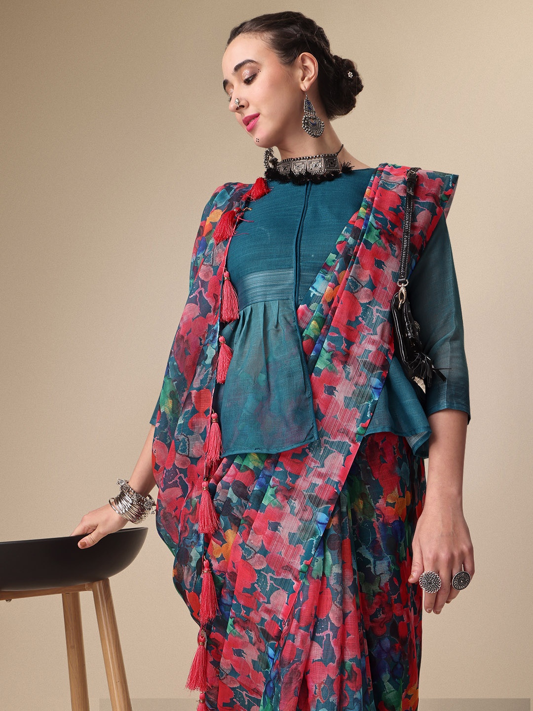 

Sangria Floral Printed Pure Linen Sarees, Teal