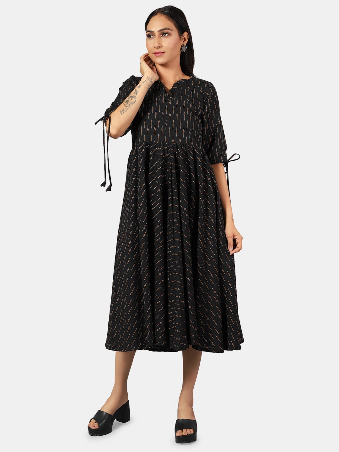 

INDOPHILIA V-Neck Ikat Printed Tie Up Sleeves Fit & Flare Cotton Midi Dress, Black