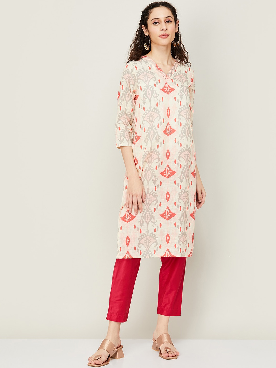 

Melange by Lifestyle Ethnic Motif Printed V Neck Thread Work Pure Cotton Kurta, Off white
