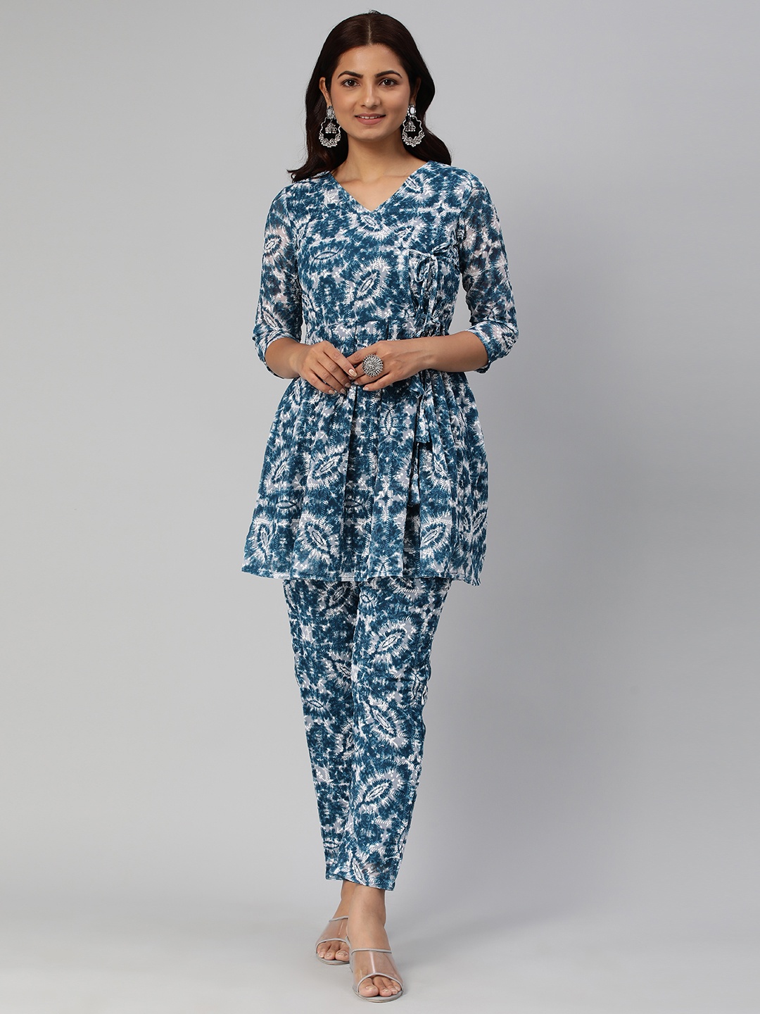 

Rani Saahiba Women Embroidered Tunic With Trousers, Navy blue