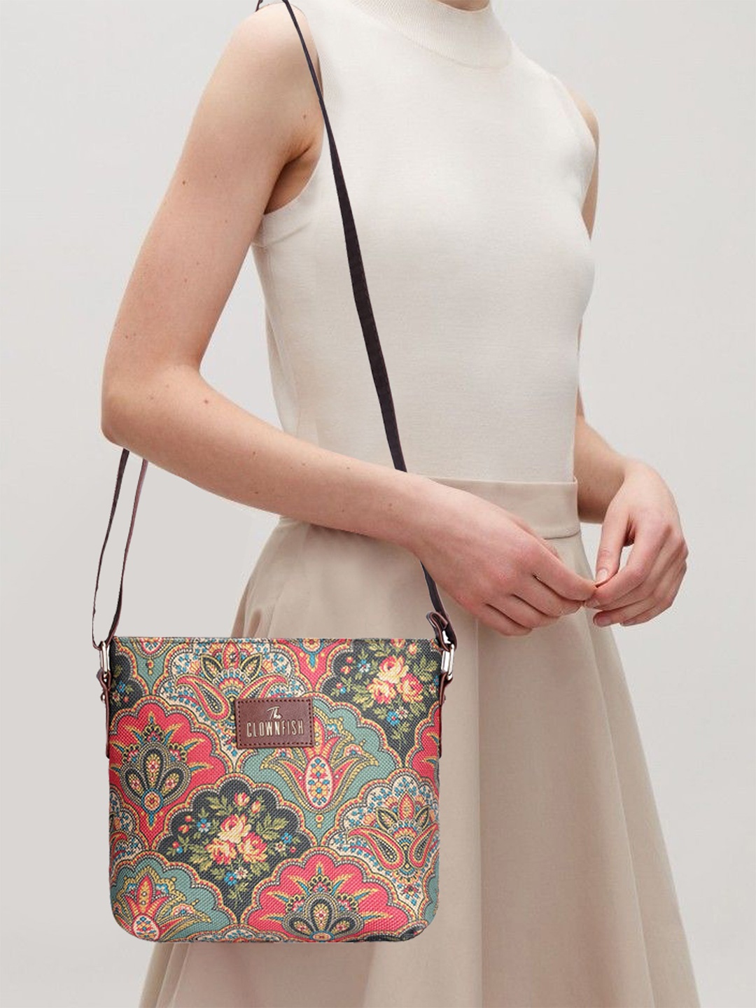 

THE CLOWNFISH Floral Printed Structured Sling Bag, Pink