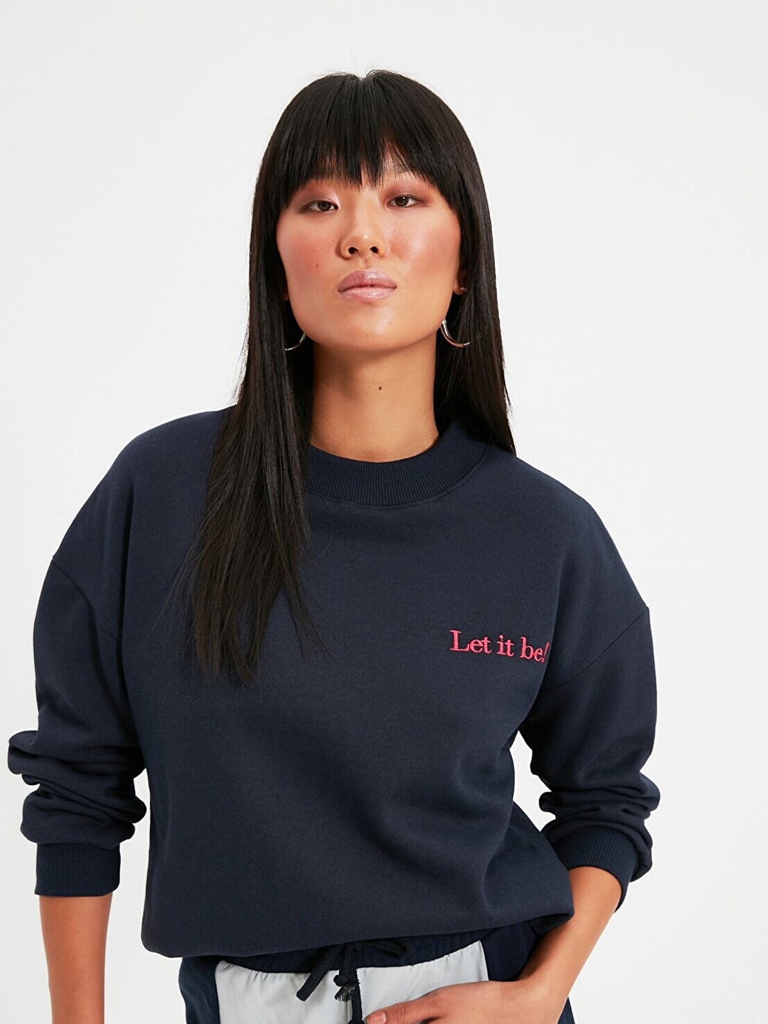 

Trendyol Round Neck Crop Pullover Sweatshirt, Navy blue