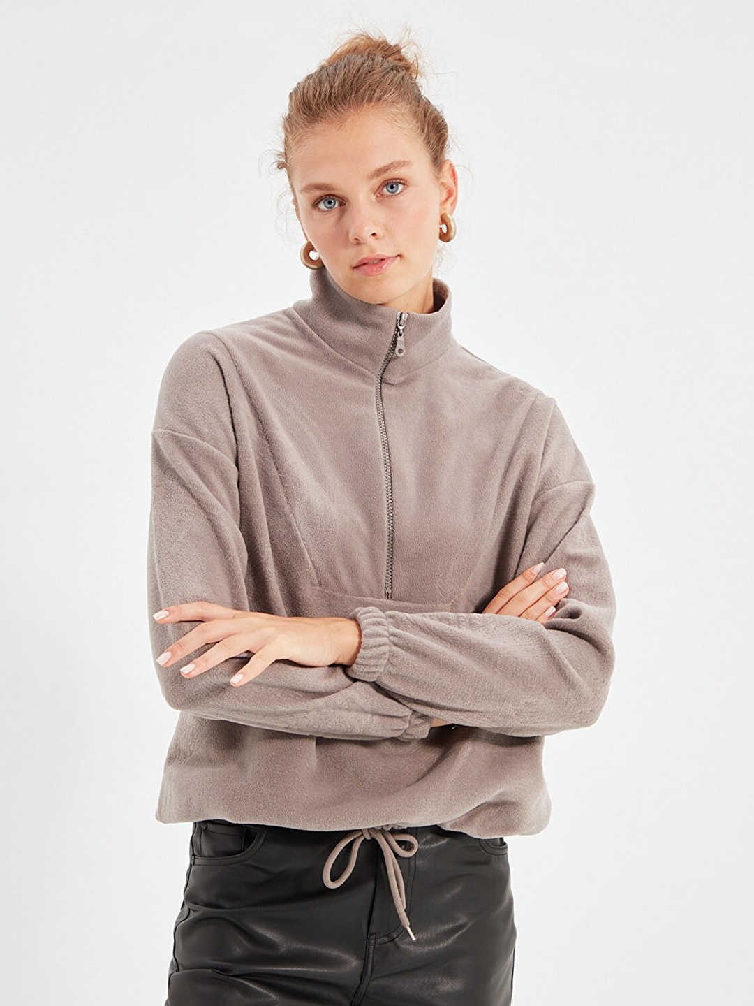 

Trendyol High Neck Drop-Shoulder Long Sleeves Waist Tie-Up Sweatshirt, Beige