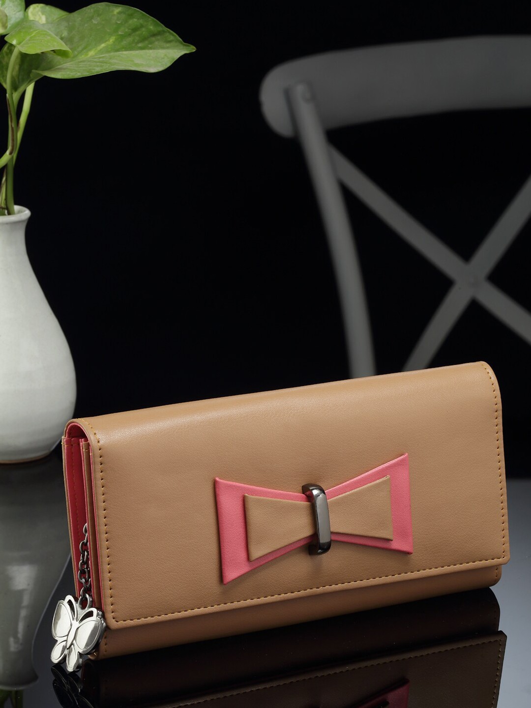 

Butterflies Women Two Fold Wallet, Beige