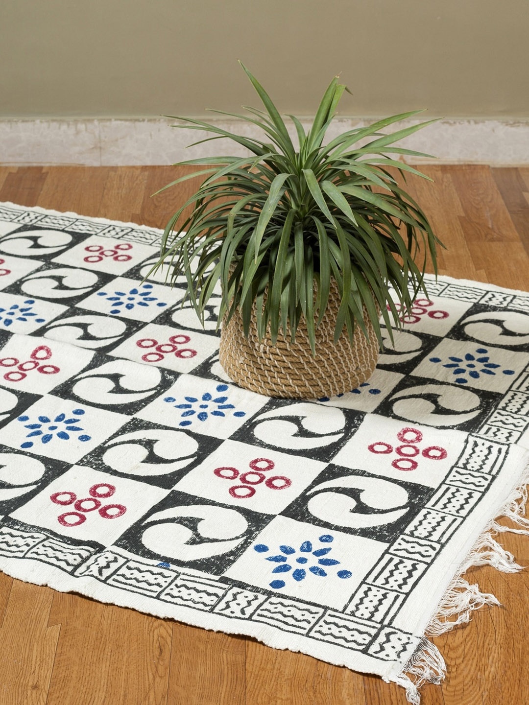 

HANDICRAFT PALACE Black & White Hand Block Printed Cotton Carpet