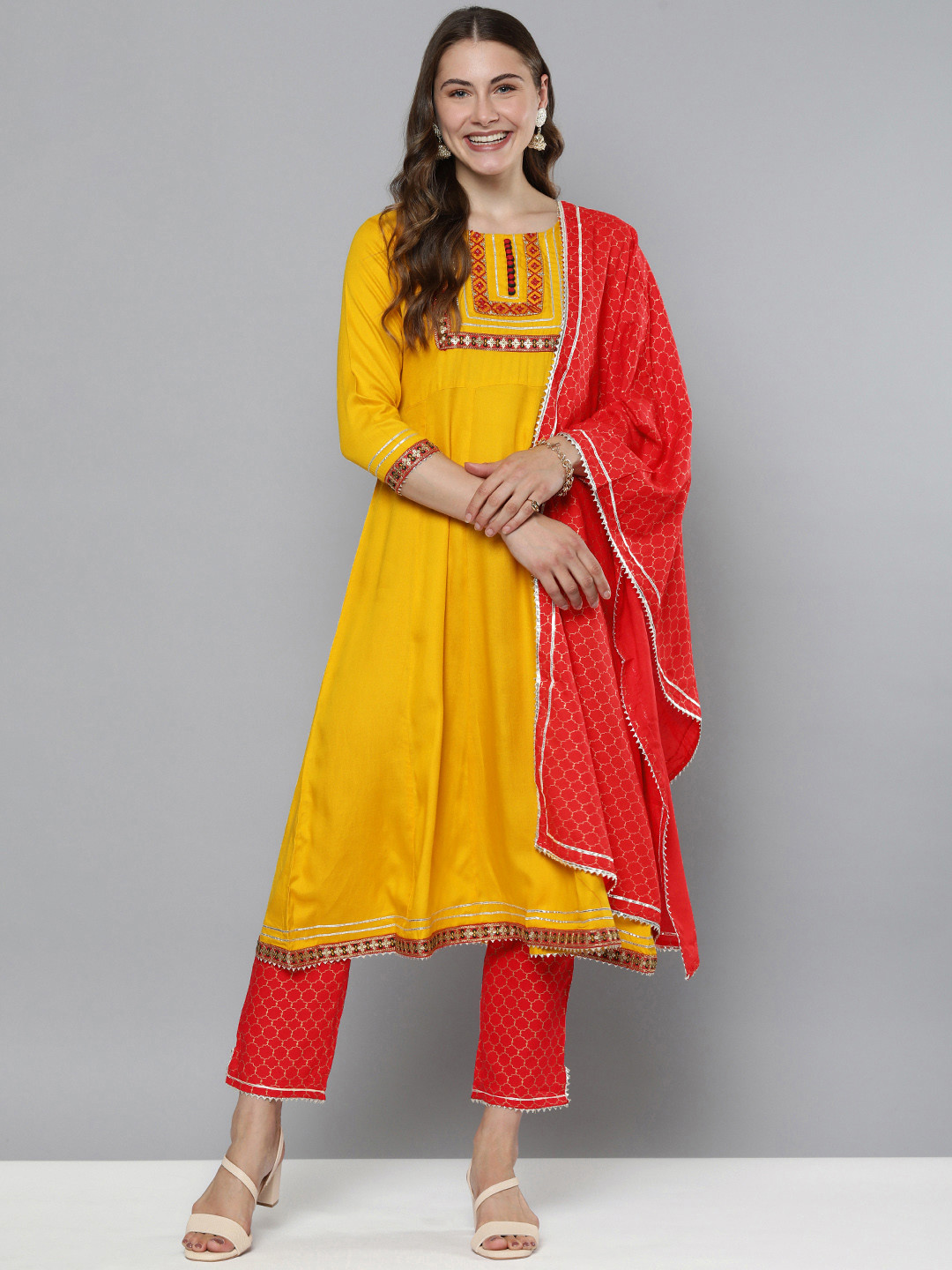 

HERE&NOW Floral Yoke Design Regular Thread Work Kurta with Trousers & With Dupatta, Yellow