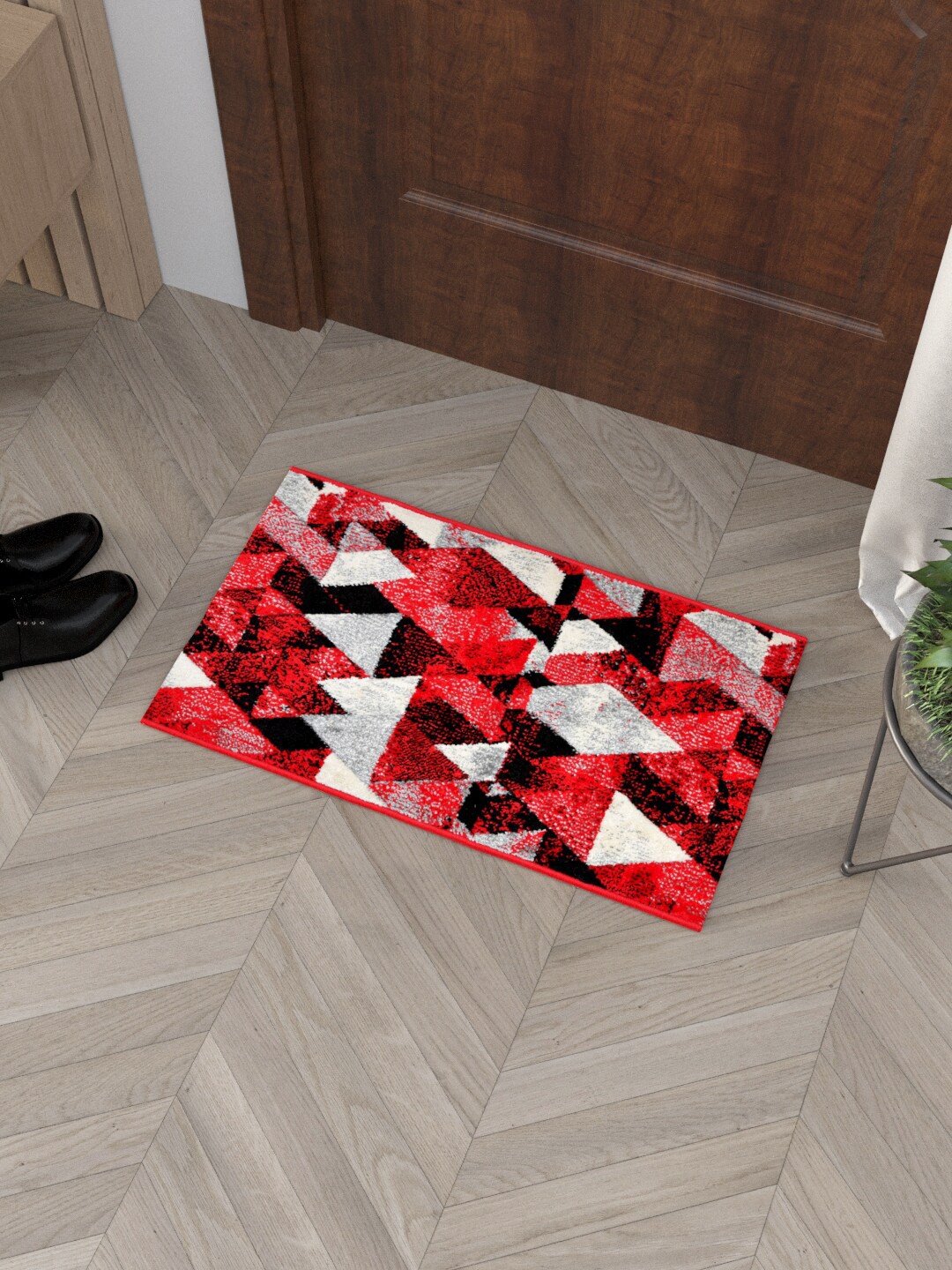 

Clasiko Red & Black Triangles Printed Anti-Skid Doormat