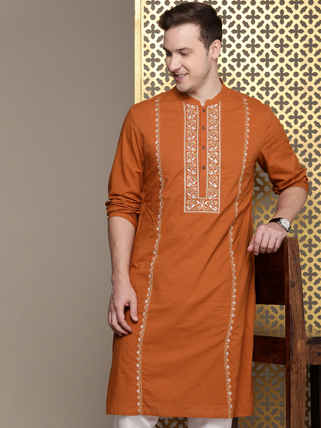 

House of Pataudi Floral Embellished Sequinned Jashn Kurta, Rust