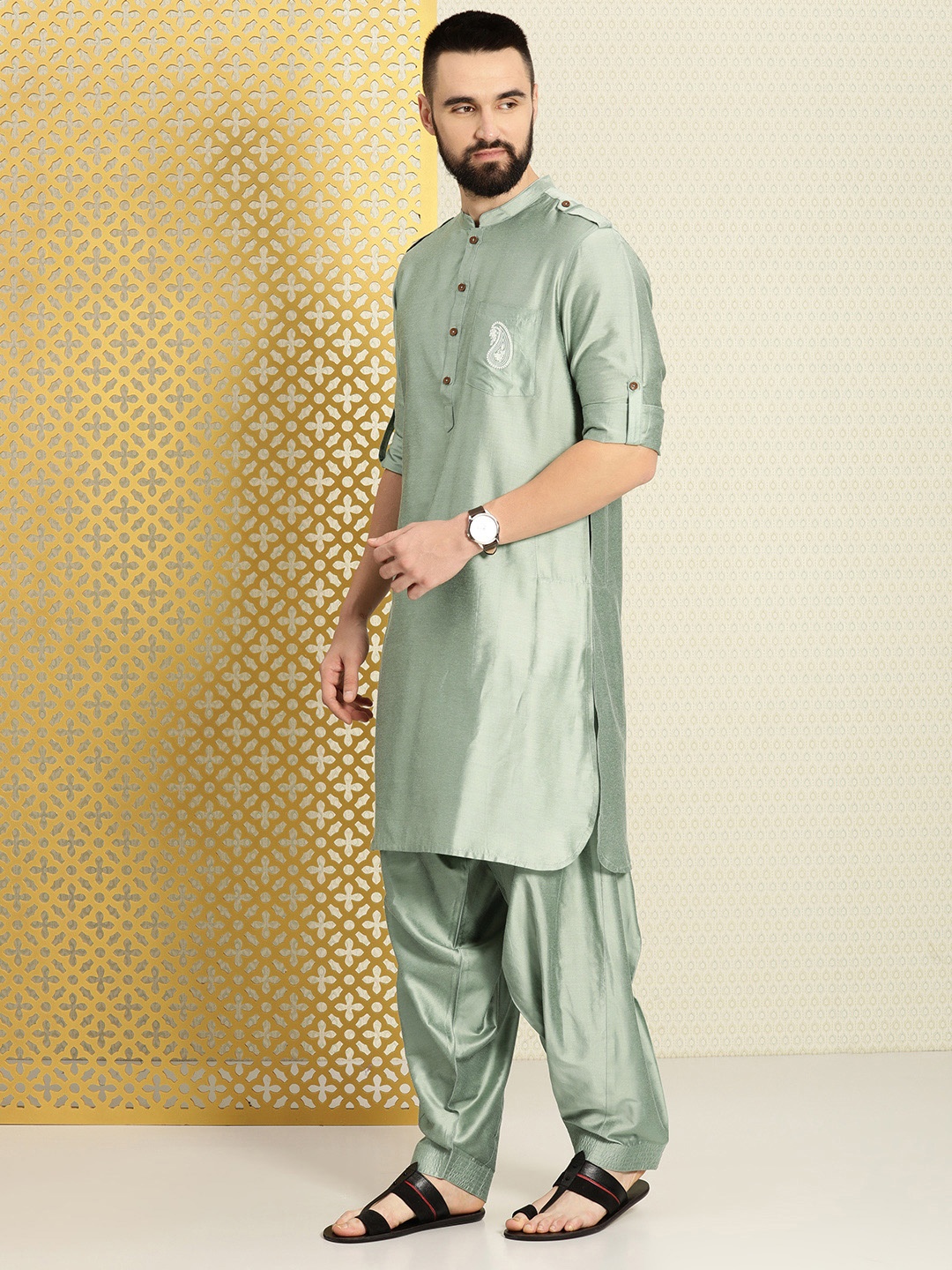 

House of Pataudi Men Jashn Pathani Kurta With Salwar, Green