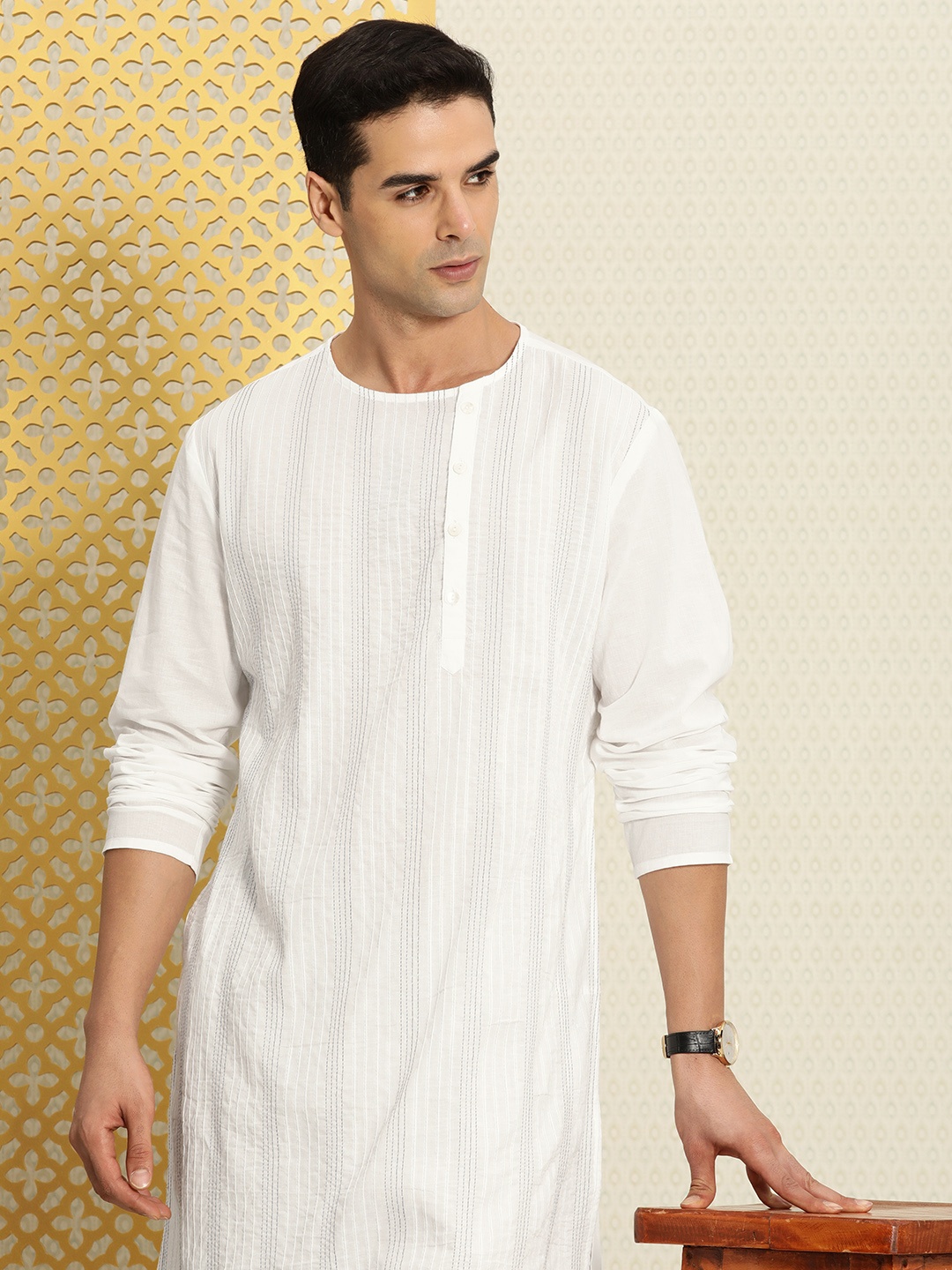 

House of Pataudi Pure Cotton Embroidered Jashn Kurta, White