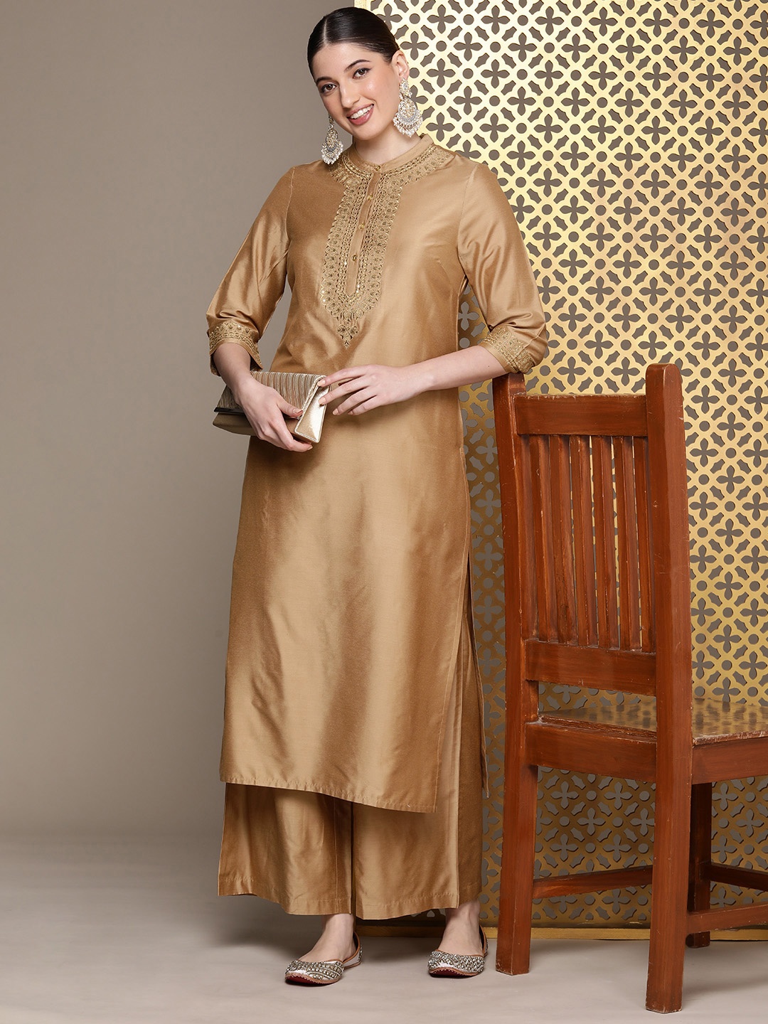 

House of Pataudi Women Yoke Design Regular Sequined Jashn Kurta with Trousers, Beige