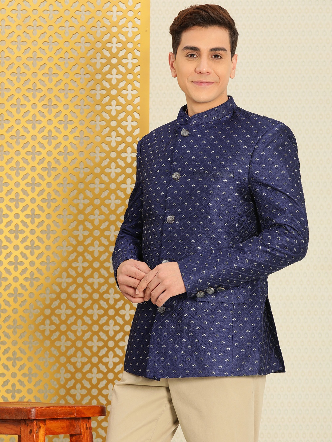 

House of Pataudi Ethnic Motifs Embroidered Thread Work Sequinned Bandhgala Jashn Blazer, Navy blue