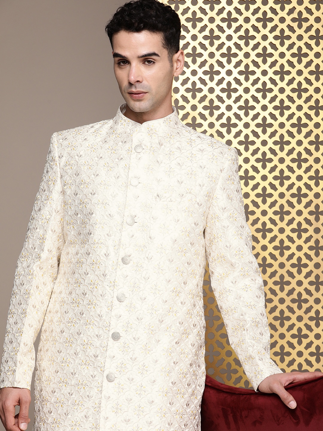 

House of Pataudi Men Jashn Thread Work Zari Detailed Sherwani Set, Off white