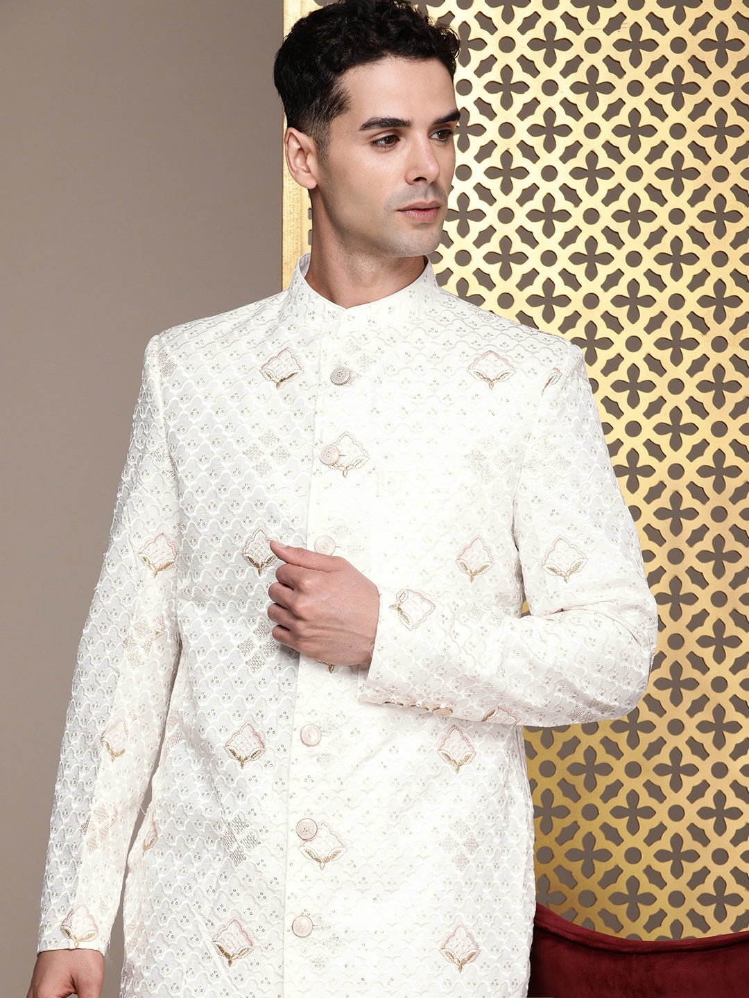 

House of Pataudi Men Jashn Thread Work Sequin Detailed Sherwani Set, White