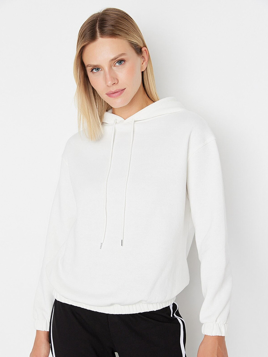 

Trendyol Hooded Long Sleeves Knitted Sweatshirt, White